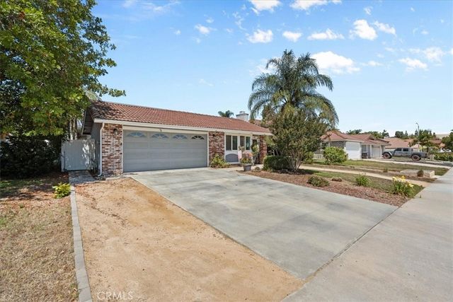 8715 Sandhill Drive, Riverside, CA 92508
