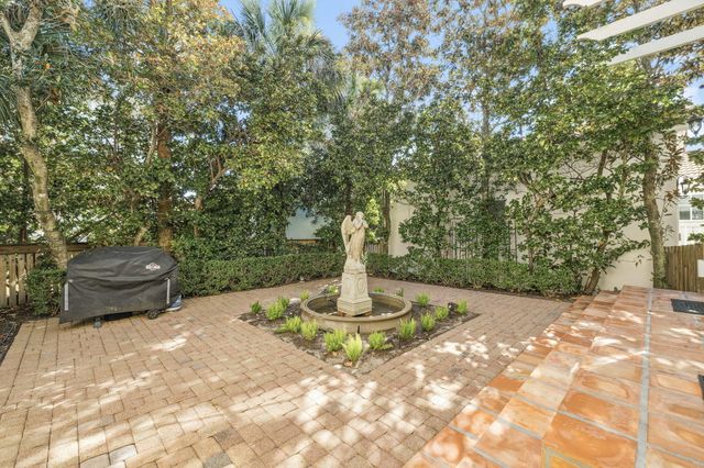 27 Rue Martine, Miramar Beach, FL 32550