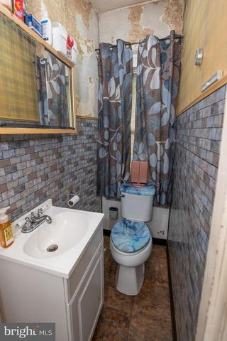 954 WAKELING ST, Philadelphia, PA 19124