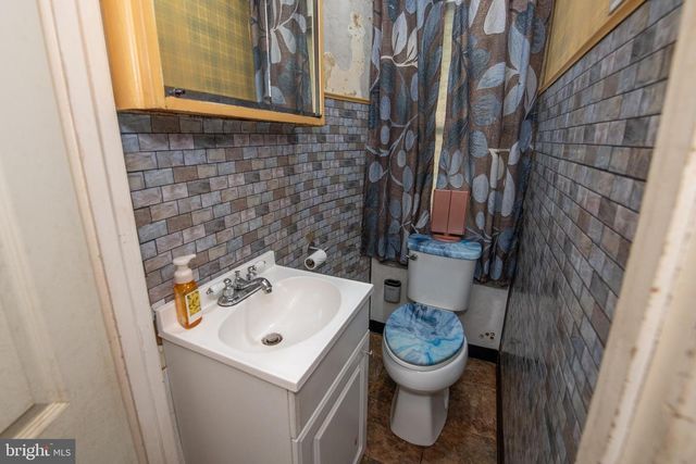 954 WAKELING ST, Philadelphia, PA 19124