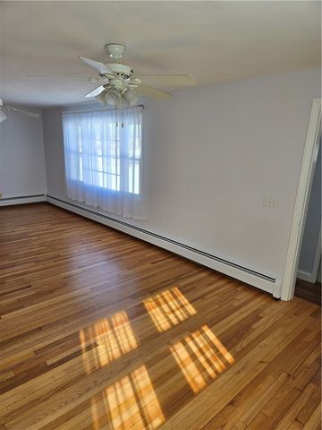 839 Greenwich Avenue, Warwick, RI 02886