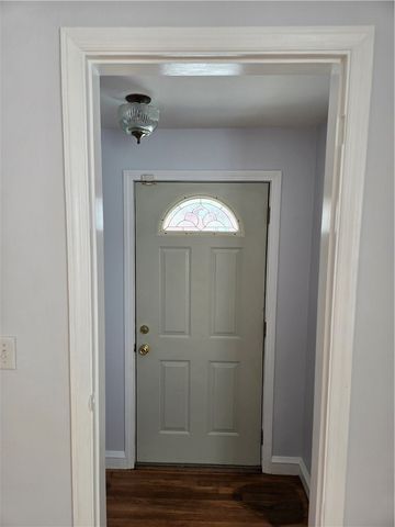 839 Greenwich Avenue, Warwick, RI 02886