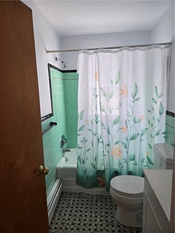 839 Greenwich Avenue, Warwick, RI 02886