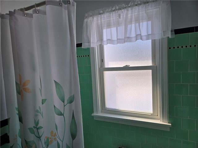 839 Greenwich Avenue, Warwick, RI 02886