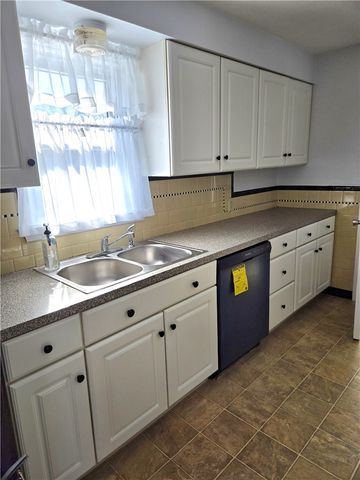 839 Greenwich Avenue, Warwick, RI 02886