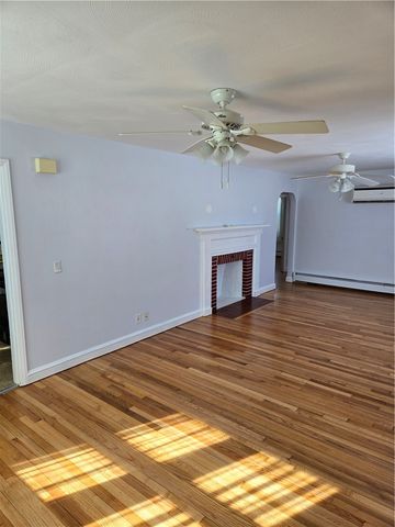 839 Greenwich Avenue, Warwick, RI 02886