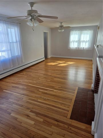 839 Greenwich Avenue, Warwick, RI 02886