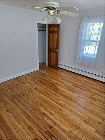 839 Greenwich Avenue, Warwick, RI 02886