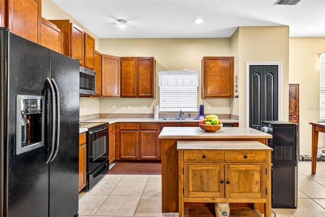 2716 WALDEN WOODS DRIVE, Plant City, FL 33566