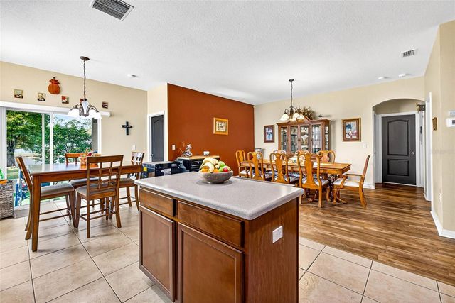 2716 WALDEN WOODS DRIVE, Plant City, FL 33566