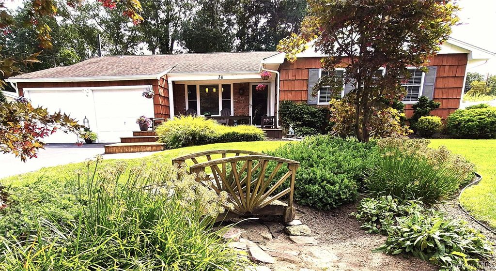 36 W Denis Lane, Coram, NY 11727 — exterior