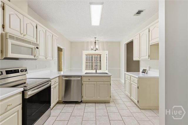 38 Westhampton Drive, Ellabell, GA 31308