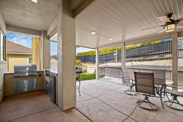 121 Athena Dr, Copperopolis, CA 95228