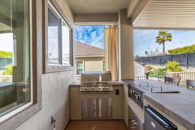 121 Athena Dr, Copperopolis, CA 95228