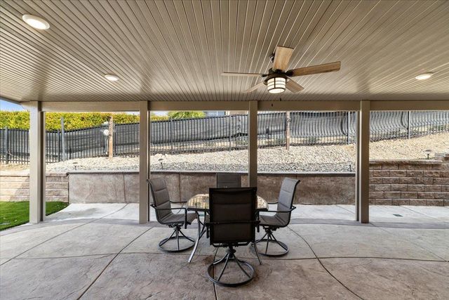 121 Athena Dr, Copperopolis, CA 95228