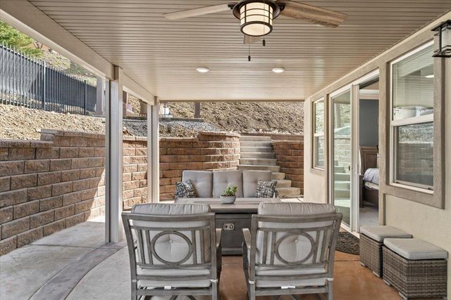 121 Athena Dr, Copperopolis, CA 95228