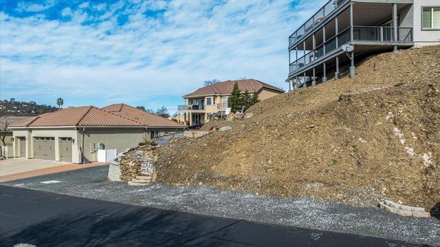 121 Athena Dr, Copperopolis, CA 95228