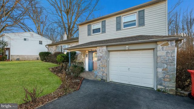 1454 KINGSLEY DR, Warminster, PA 18974