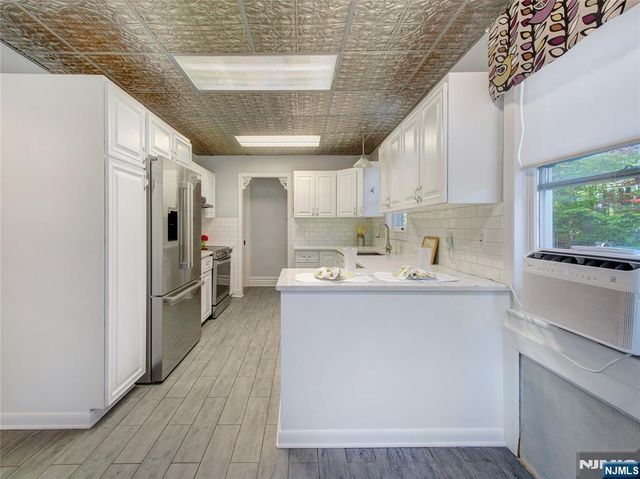 521 Belleville Avenue, Glen Ridge, NJ 07028