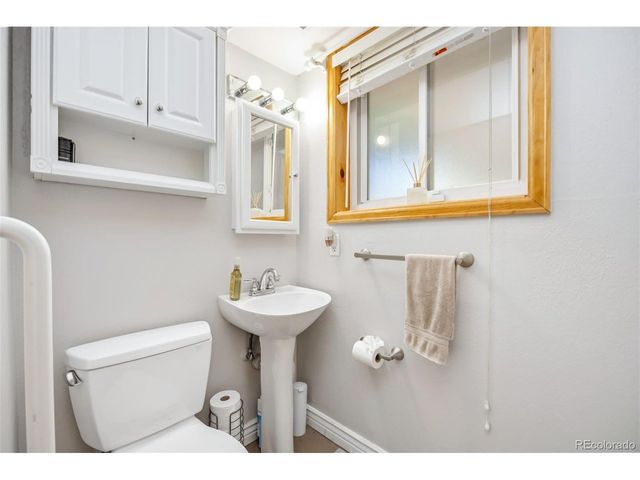 3004 S Xeric Ct, Denver, CO 80231