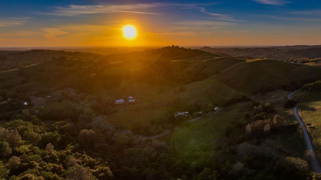 15205 Bunker Hill Rd, Amador City, CA 95601