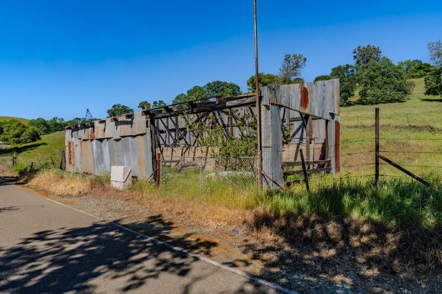 15205 Bunker Hill Rd, Amador City, CA 95601