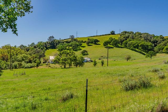 15205 Bunker Hill Rd, Amador City, CA 95601