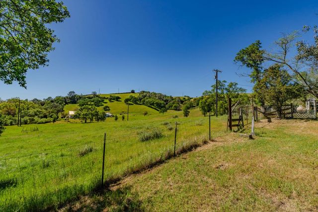 15205 Bunker Hill Rd, Amador City, CA 95601
