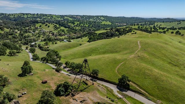 15205 Bunker Hill Rd, Amador City, CA 95601