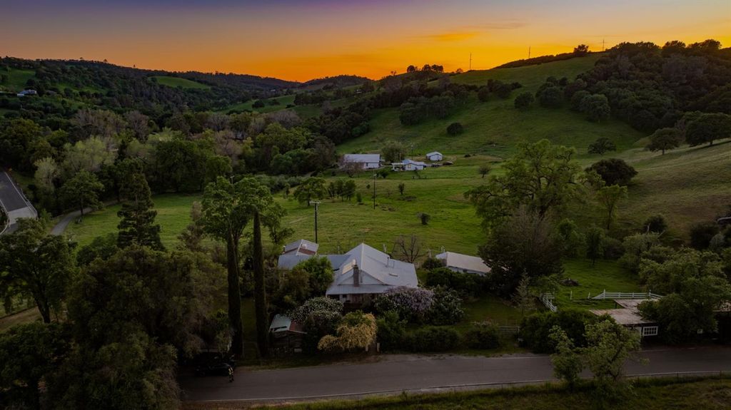 15205 Bunker Hill Rd, Amador City, CA 95601