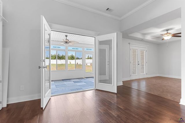 403 Lamplight Drive, Byron, GA 31008