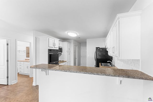 403 Lamplight Drive, Byron, GA 31008