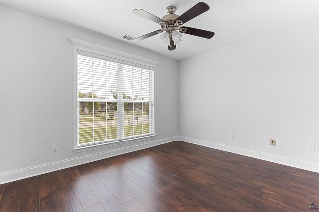 403 Lamplight Drive, Byron, GA 31008