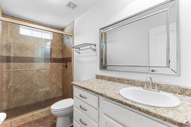 403 Lamplight Drive, Byron, GA 31008