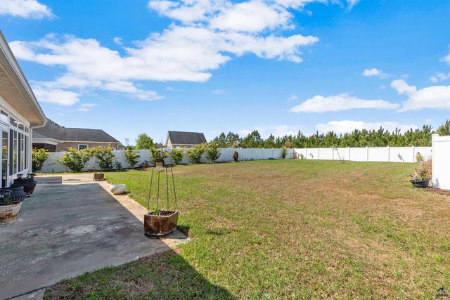 403 Lamplight Drive, Byron, GA 31008