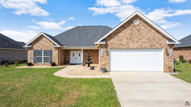 403 Lamplight Drive, Byron, GA 31008