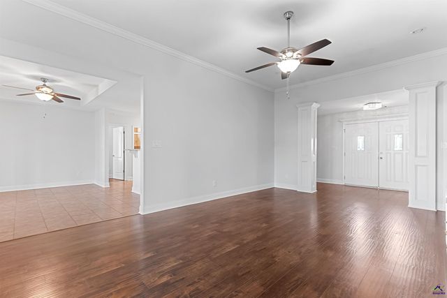 403 Lamplight Drive, Byron, GA 31008