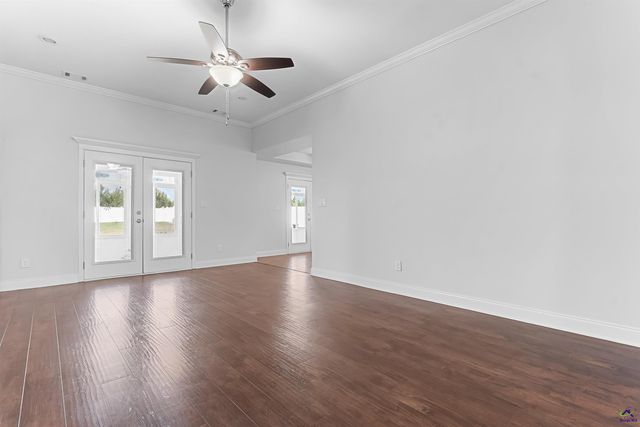 403 Lamplight Drive, Byron, GA 31008