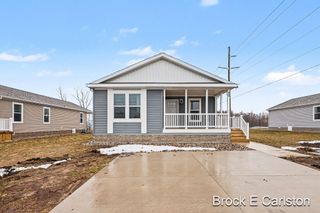 1283 E Ellis Road 30, Norton Shores City, MI 49441