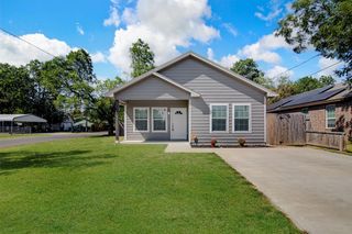 427 Sabine Avenue, Cleburne, TX 76031