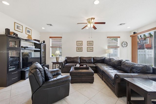 5242 SW 158th Ave, Miramar, FL 33027