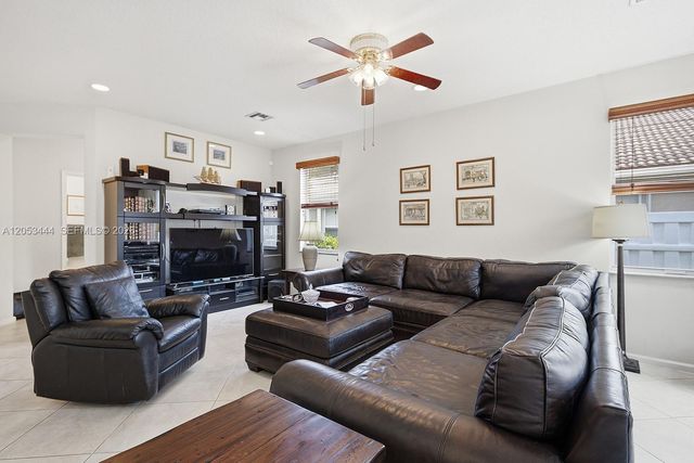 5242 SW 158th Ave, Miramar, FL 33027