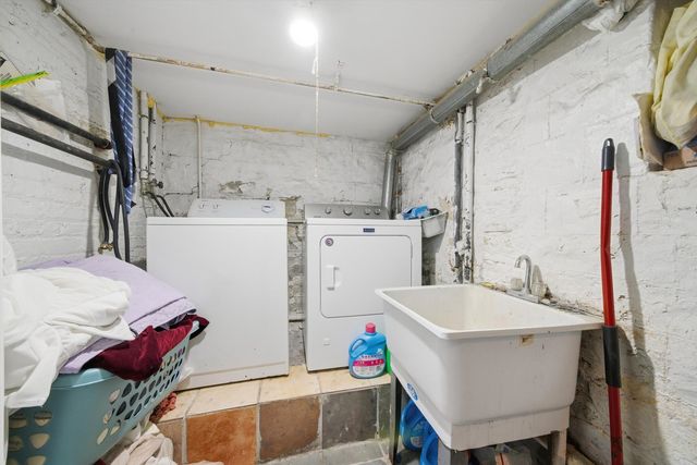 4706 W Berenice Avenue, Chicago, IL 60641