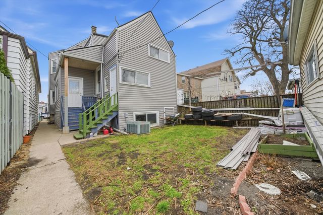 4706 W Berenice Avenue, Chicago, IL 60641