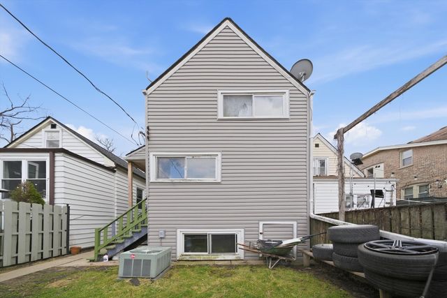 4706 W Berenice Avenue, Chicago, IL 60641