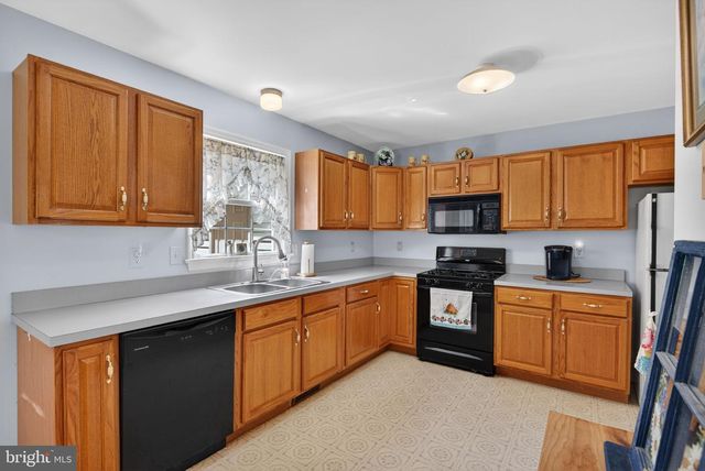 40 BATTENS CIR, Leola, PA 17540