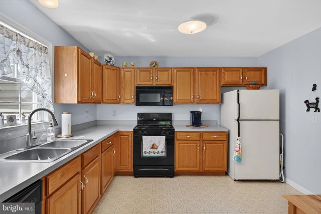 40 BATTENS CIR, Leola, PA 17540