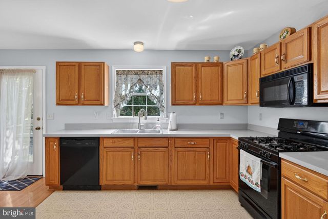 40 BATTENS CIR, Leola, PA 17540