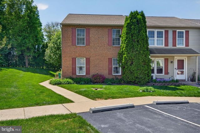 40 BATTENS CIR, Leola, PA 17540