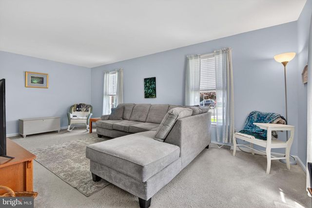 40 BATTENS CIR, Leola, PA 17540